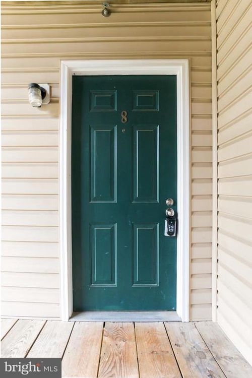 8-127 Brookland Ter, Winchester, VA, 22602-6287 | Card Image