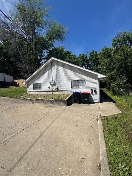 508 N Washington Ave, Warrensburg, MO, 64093-1346 | Card Image