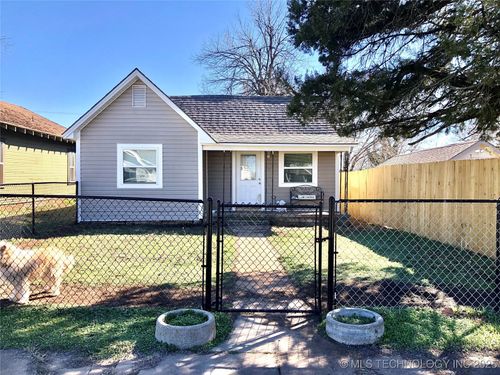 219 E 6th St, Cushing, OK, 74023-4325 | Card Image