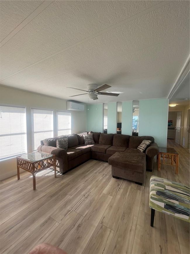 Light and bright Living Room | Image 7