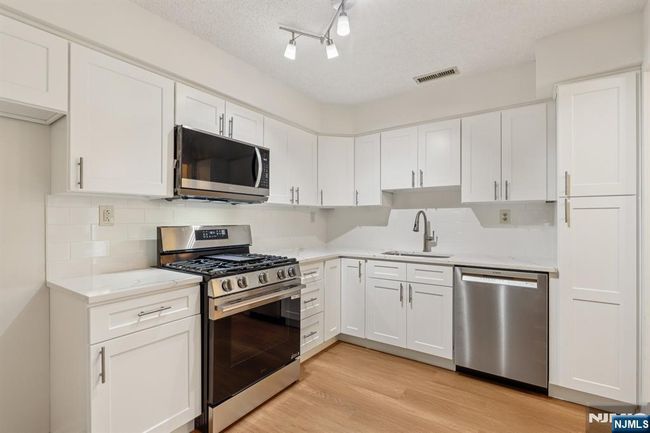 7 Eakens Ct, Condo with 2 bedrooms, 1 bathrooms and null parking in Mahwah NJ | Image 17
