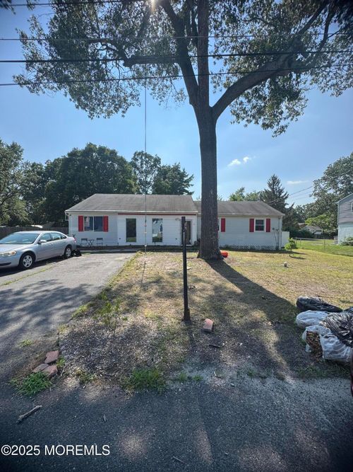 9 Winnebago Trl, BROWNS MILLS, NJ, 08015-6627 | Card Image