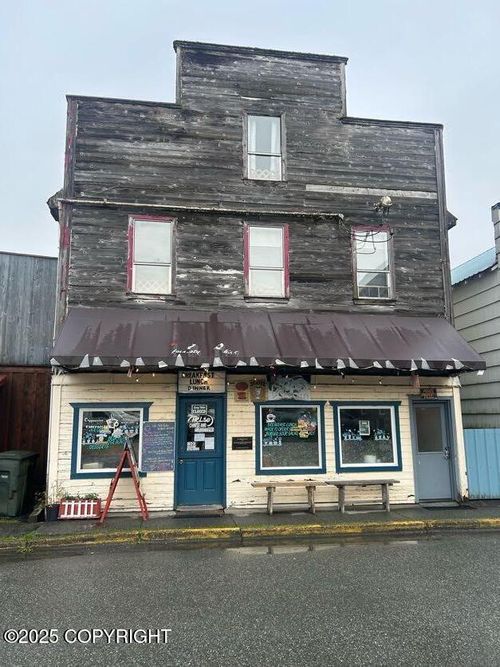 13 N Sing Lee Aly, Petersburg, AK, 99833-1750 | Card Image