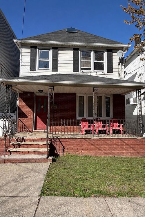 39 W 40th St, Bayonne, NJ, 07002-3001 | Card Image