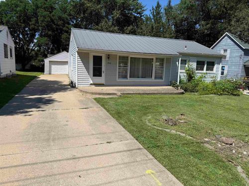 1918 Castle St, Waterloo, IA, 50701-1614 | Card Image