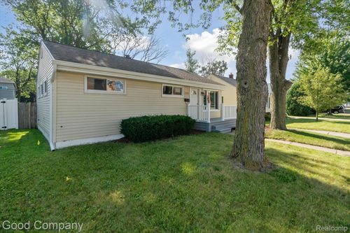 3578 Greenfield Rd, Berkley, MI, 48072-3132 | Card Image