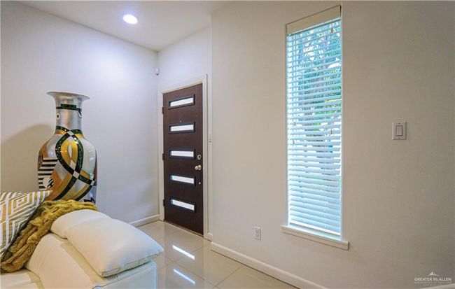 View of tiled entryway | Image 17