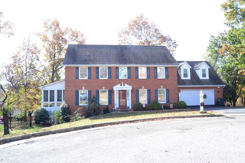 815 Scott Cir, Salem, VA, 24153-2661 | Card Image