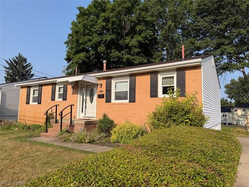 1123 Overridge Ave Se, North Canton, OH, 44720-3735 | Card Image