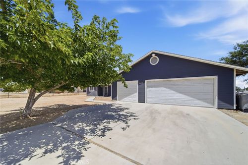 16678 Lilac St, Hesperia, CA, 92345-2136 | Card Image