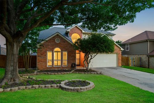 1819 Sandalwood Ln, Grapevine, TX, 76051-7345 | Card Image