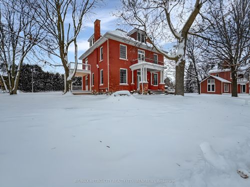 298 Barr St, Renfrew, ON, K7V1J8 | Card Image