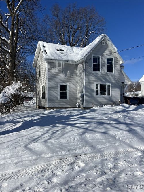 1028 Holcomb St, Watertown, NY, 13601-4239 | Card Image