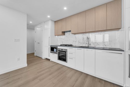 2005-6468 Willingdon Ave, Burnaby, BC, V5H | Card Image