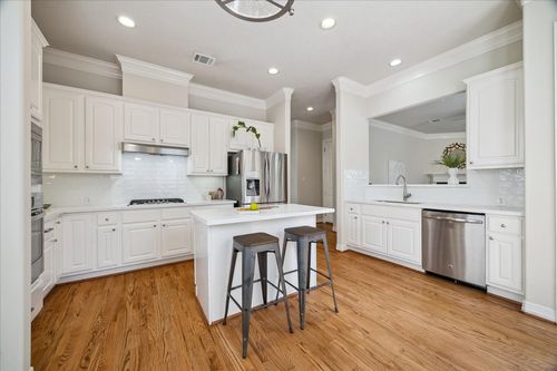 5638 Avalon Way, Houston, TX, 77057-5731 | Card Image