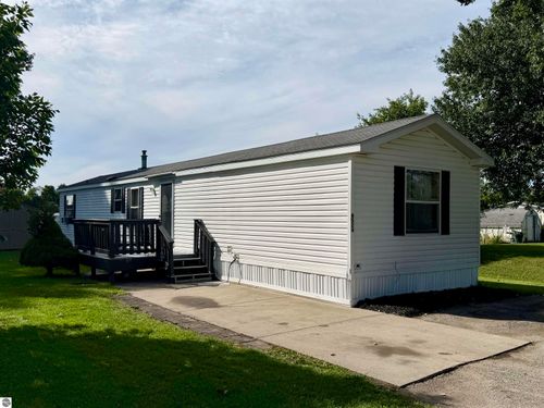 4524 Goldenrod Drive, Traverse City, MI, 49685 | Card Image