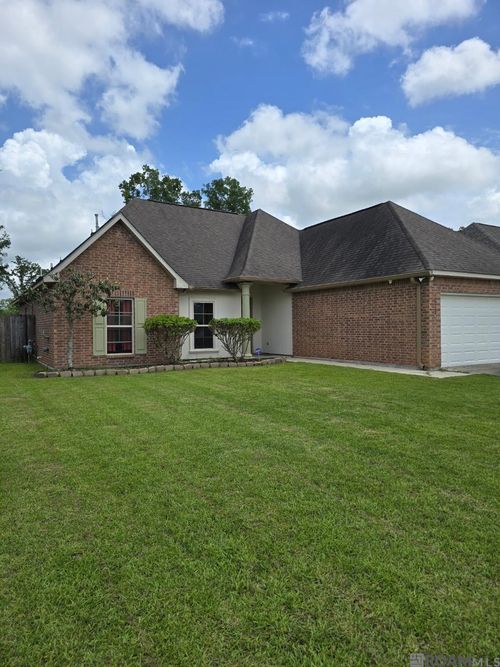 14050 Serenity Cove Dr, Gonzales, LA, 70737-8950 | Card Image