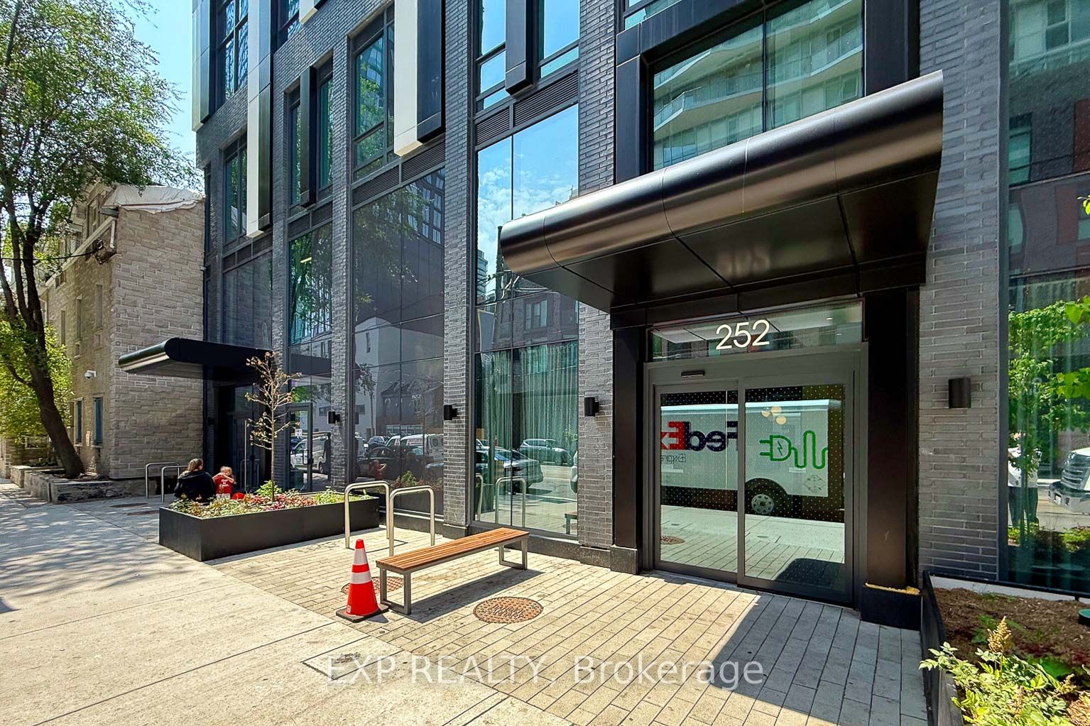 Residential in Toronto C08 5