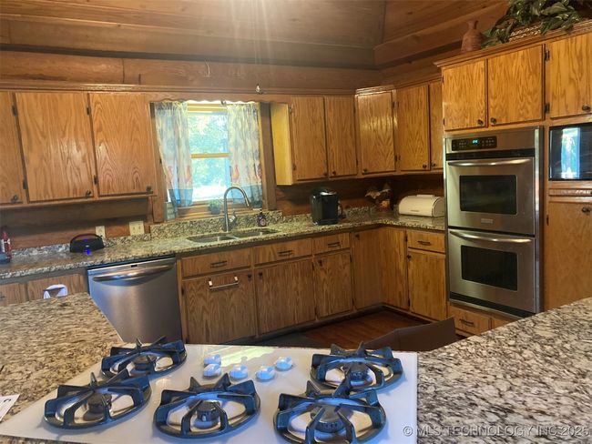 Kitchen | Image 8