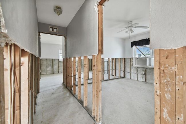 568 Johns Pass Ave, House other with 4 bedrooms, 3 bathrooms and null parking in MADEIRA BEACH FL | Image 57