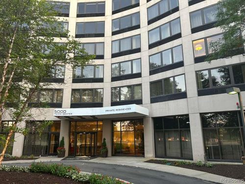 ste-2405-5000 Town Ctr, Southfield, MI, 48075-1171 | Card Image