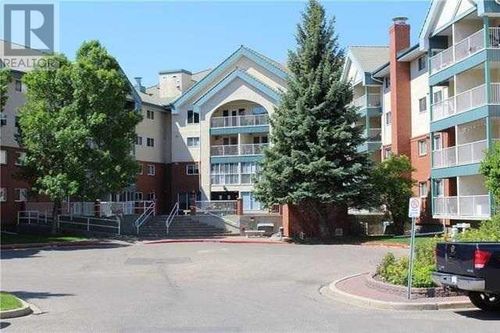 20 3 St S, Lethbridge, AB, T1J4P1 | Card Image