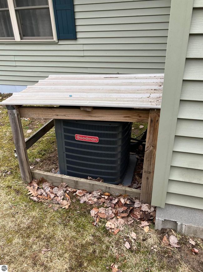1295 Wa Ba Tesse Dr Ne, House other with 2 bedrooms, 1 bathrooms and null parking in Kalkaska MI | Image 18