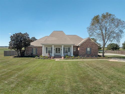 1093 Chinaberry Dr, Eunice, LA, 70535-7305 | Card Image