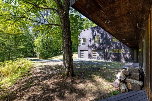 3525 Beaver Meadow Rd, Sharon, VT, 05065-6638 | Card Image