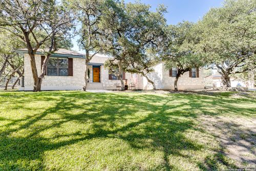 8718 Paisano Pass, San Antonio, TX, 78255-3523 | Card Image