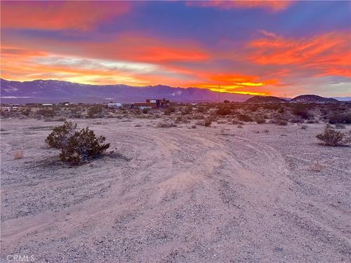 30 Rodeo Rd, Lucerne Valley, CA, 92356 | Card Image