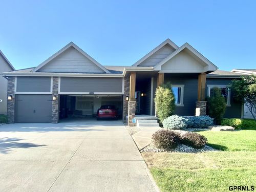 16214 Whitmore St, Bennington, NE, 68007-3309 | Card Image