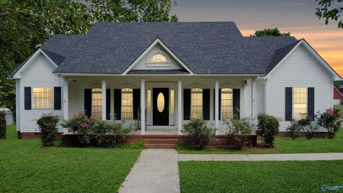 17501 Martin Dr, Athens, AL, 35611-5686 | Card Image