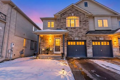 {{alt}} | Card Image