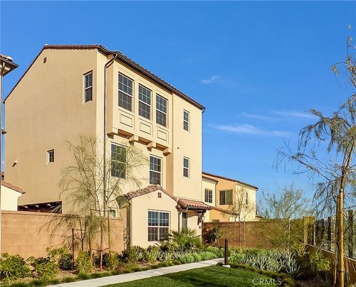 166 Milky Way, Irvine, CA, 92618-8889 | Card Image