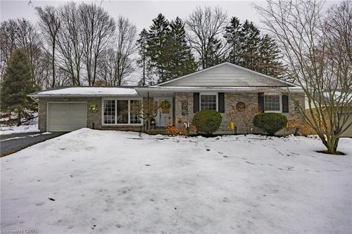 70 Berkley Cres, Simcoe, ON, N3Y2K5 | Card Image