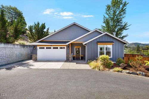 2391 Robertson Crst, Grants Pass, OR, 97527-5098 | Card Image