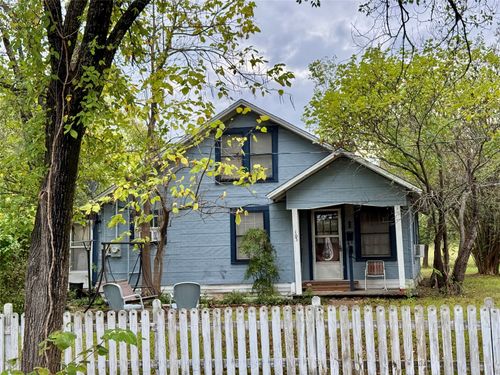 103 S Center Street, Bonham, TX, 75418 | Card Image