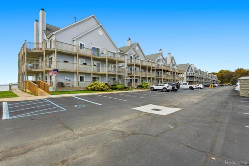 apt-104-37530 Jefferson Ave, Harrison Township, MI, 48045-2687 | Card Image