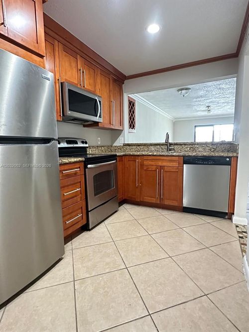 6-202-851 Ne 207th Ter, Miami, FL, 33179-2069 | Card Image