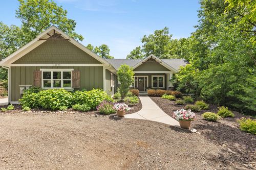10999 Old Oak Dr, Greenville, MI, 48838-9475 | Card Image
