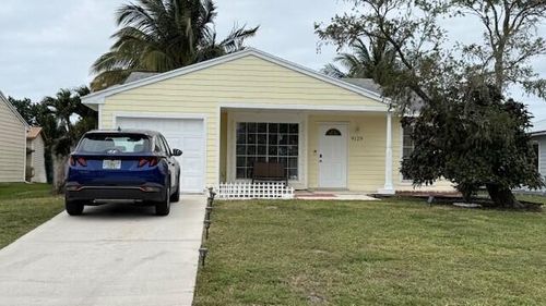 9129 Carma Dr, Boynton Beach, FL, 33472-1230 | Card Image
