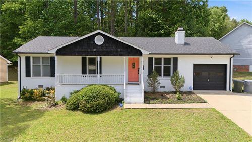 638 Woodland Cir, Asheboro, NC, 27203-4582 | Card Image