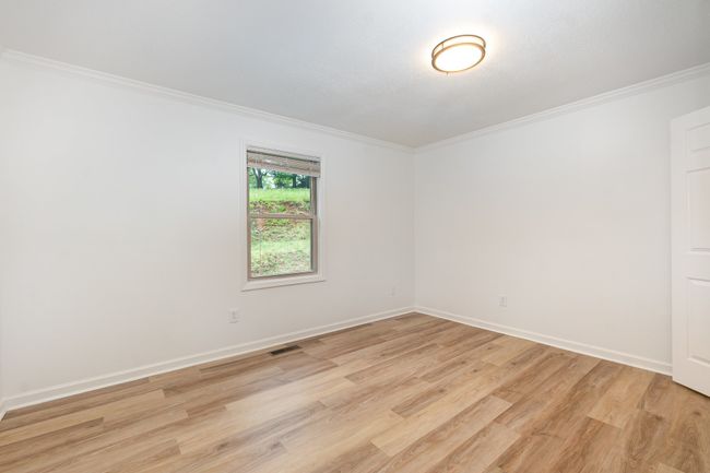 1562 Mooresville Pike, House other with 3 bedrooms, 2 bathrooms and null parking in Columbia TN | Image 8