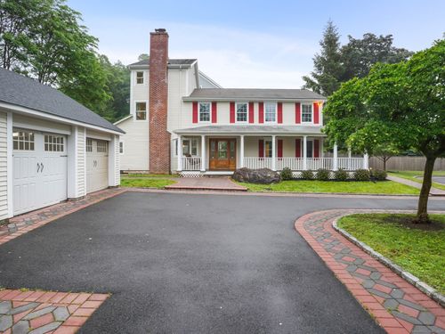 254 West Ave, Darien, CT, 06820-4111 | Card Image