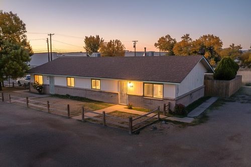 102-104 Nathan Ct, Los Lunas, NM, 87031-7356 | Card Image
