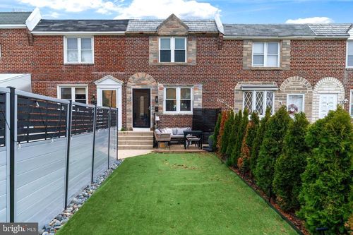 207 N Bishop Ave, Clifton Hts, PA, 19018-1129 | Card Image