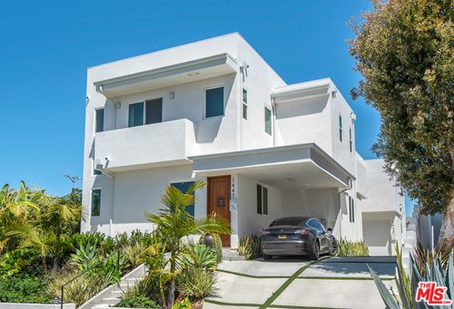 7447 W 81st St, Los Angeles, CA, 90003-2427 | Card Image