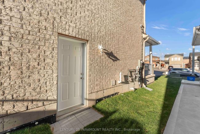 12 Hefferon Crt, House other with 6 bedrooms, 5 bathrooms and 4 parking in Brampton ON | Image 37