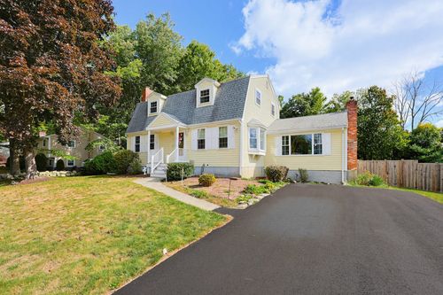 88 Darren Dr, Brockton, MA, 02301-1020 | Card Image